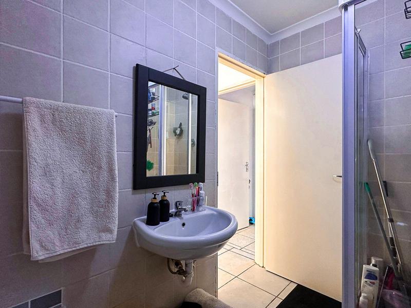 To Let 2 Bedroom Property for Rent in Gordons Bay Western Cape